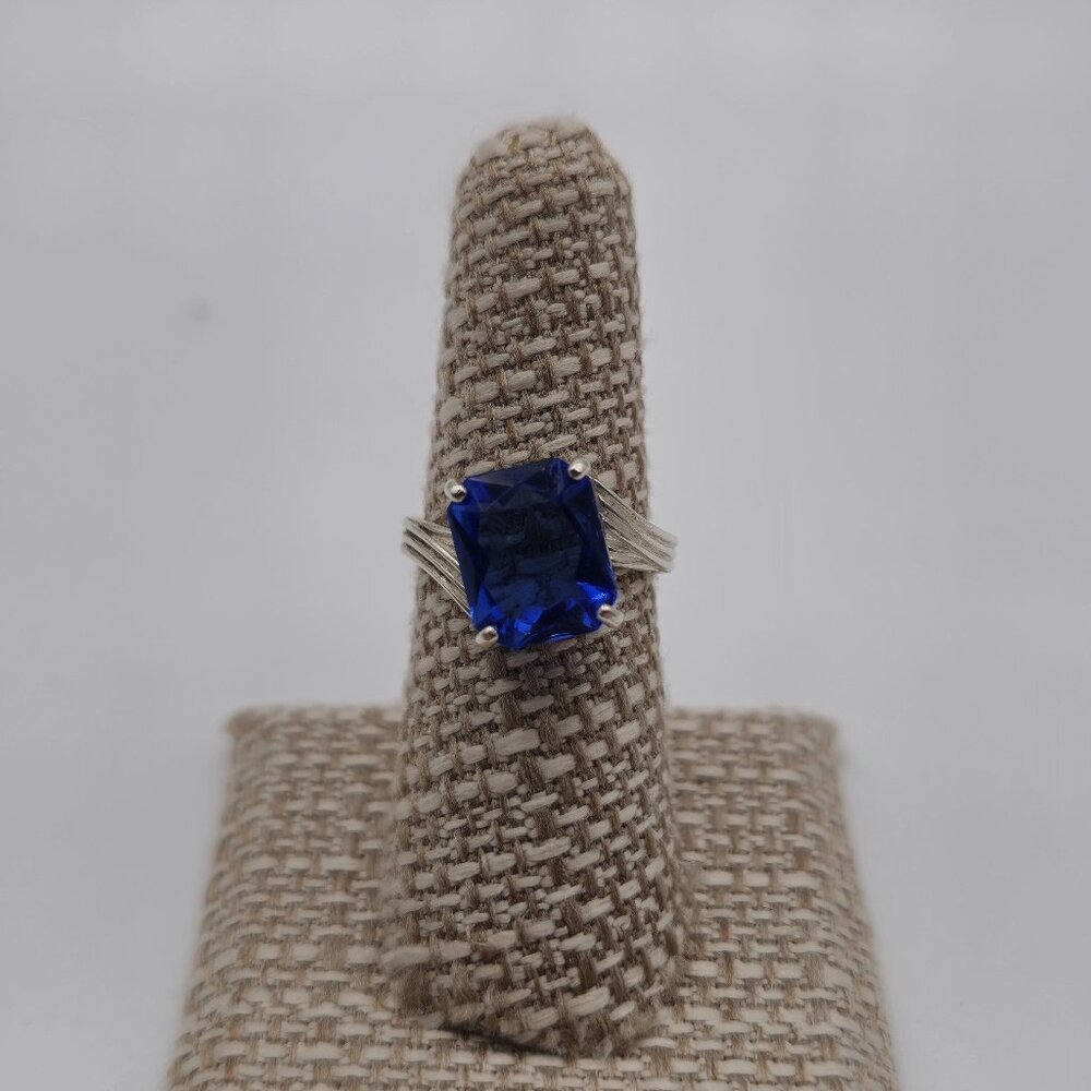 Size 6.5 Sterling Silver Blue Glass Gem Ring A2174